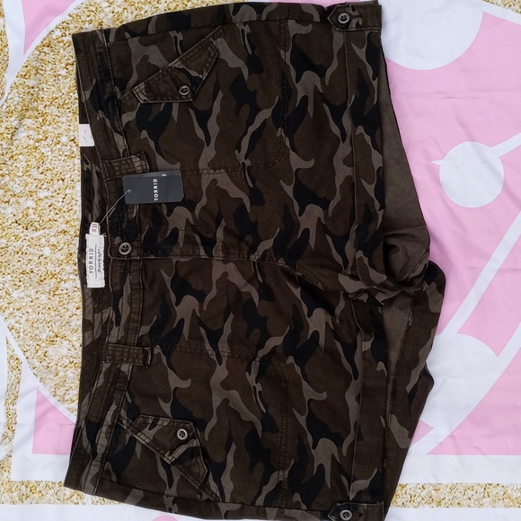torrid Pants - Torrid Camo Shorts